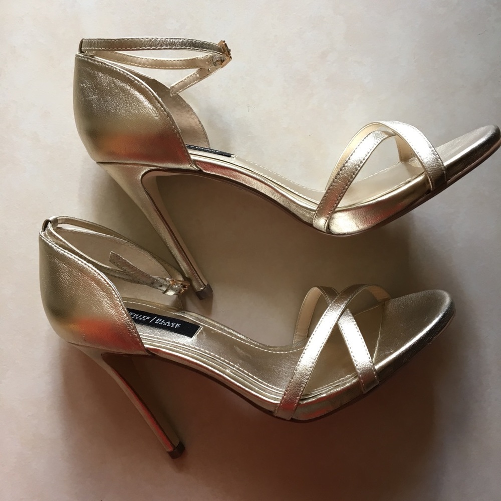 White House Black Market Evelia heels Size 8M